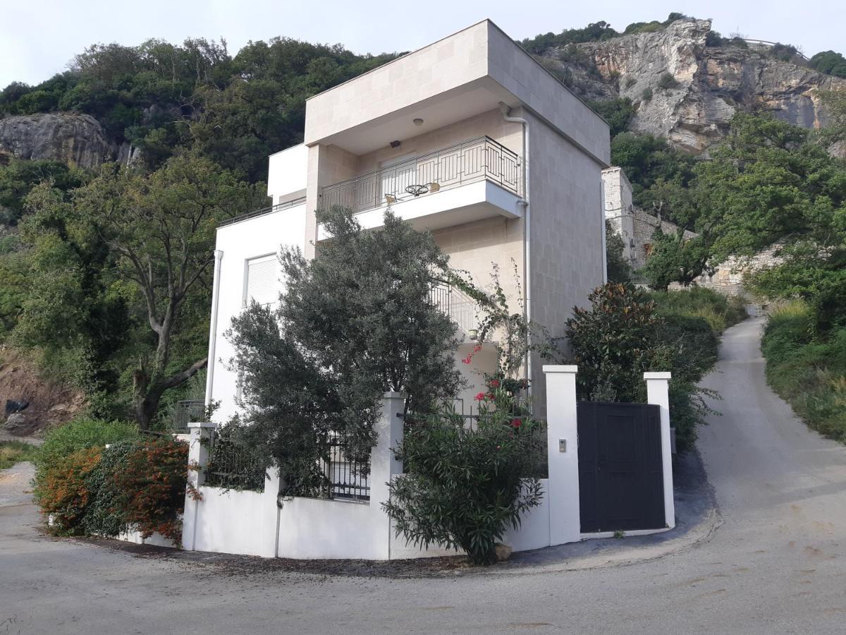 Apartments Villa Simonovic Petrovac المظهر الخارجي الصورة