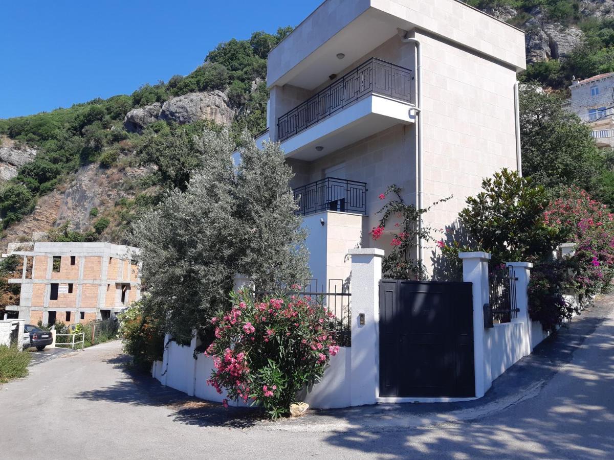 Apartments Villa Simonovic Petrovac المظهر الخارجي الصورة