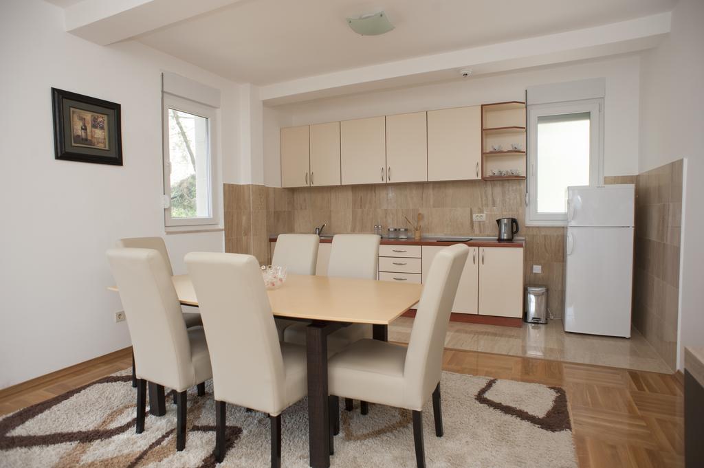 Apartments Villa Simonovic Petrovac المظهر الخارجي الصورة