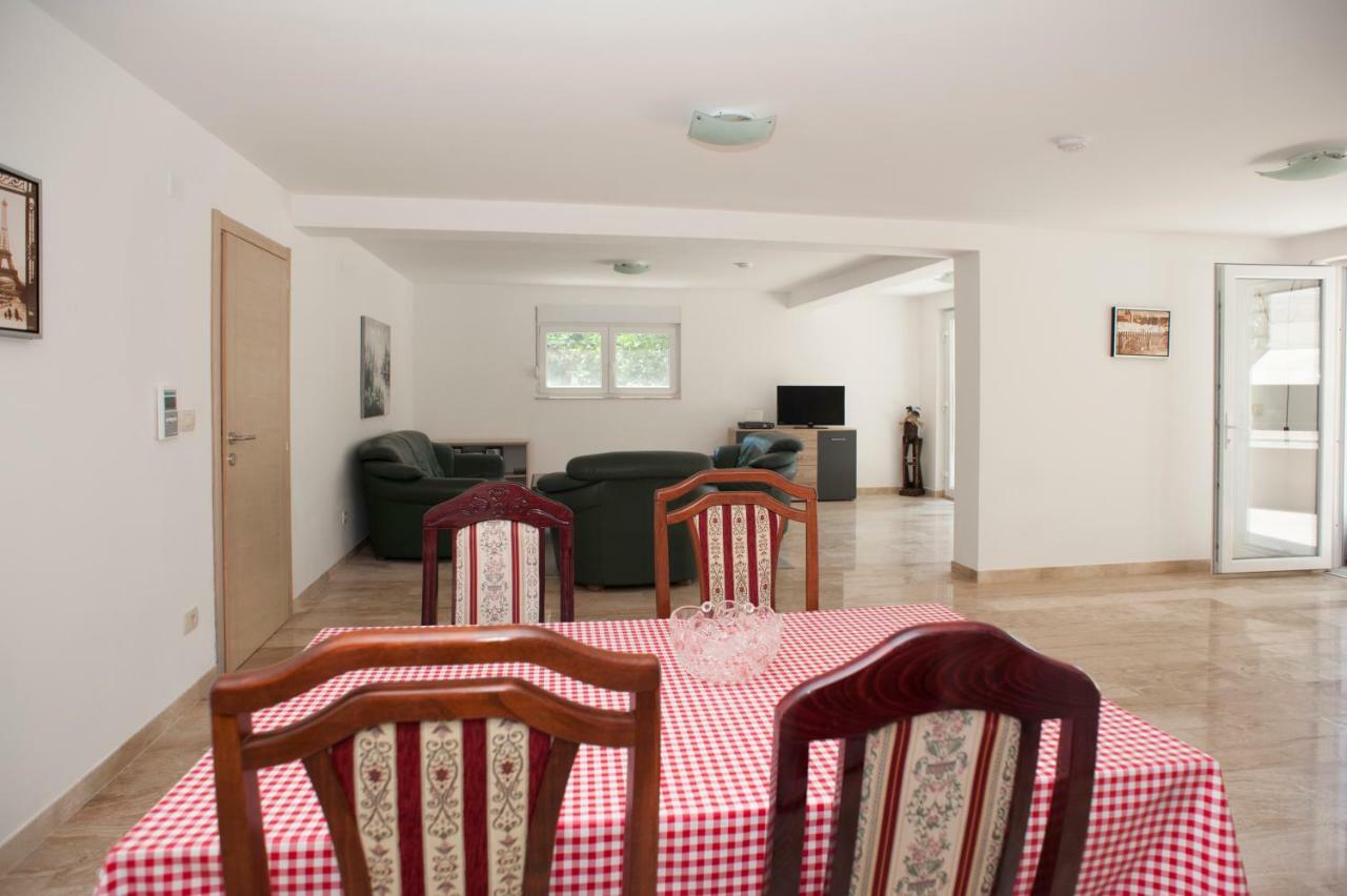 Apartments Villa Simonovic Petrovac المظهر الخارجي الصورة